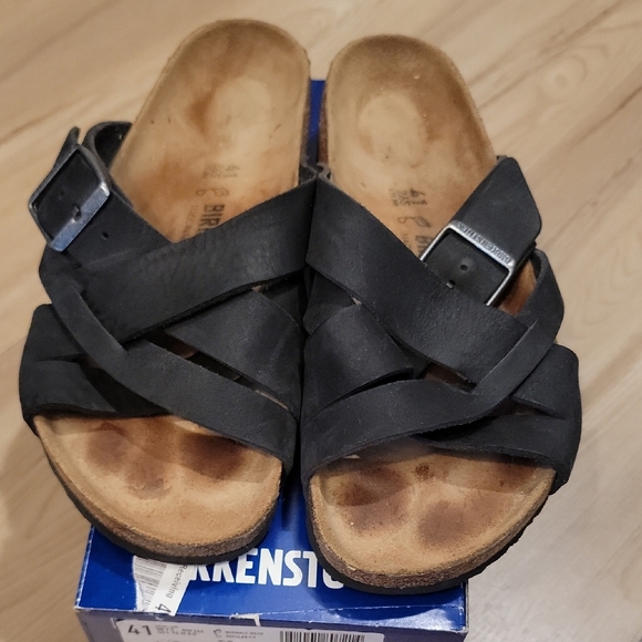 Birkenstock Women's Black Cross-Strap Sandals - Picture 3 of 7